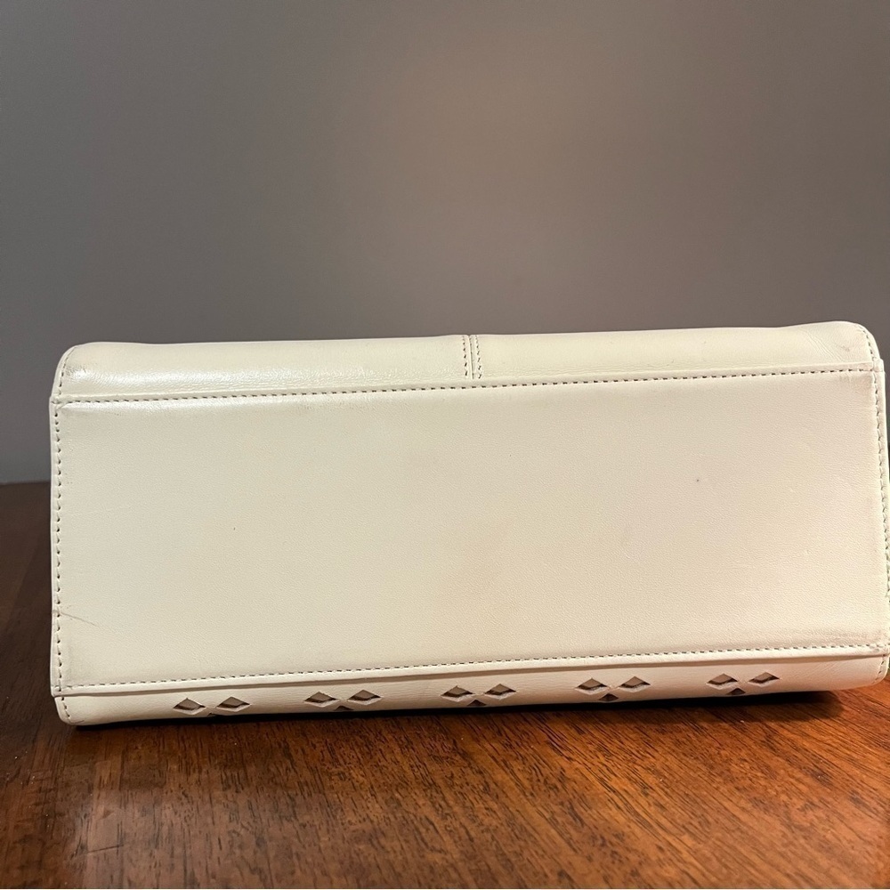 Dillards vintage Leather Ivory Purse
Perforated Diamond Pattern - Picture 7 of 13